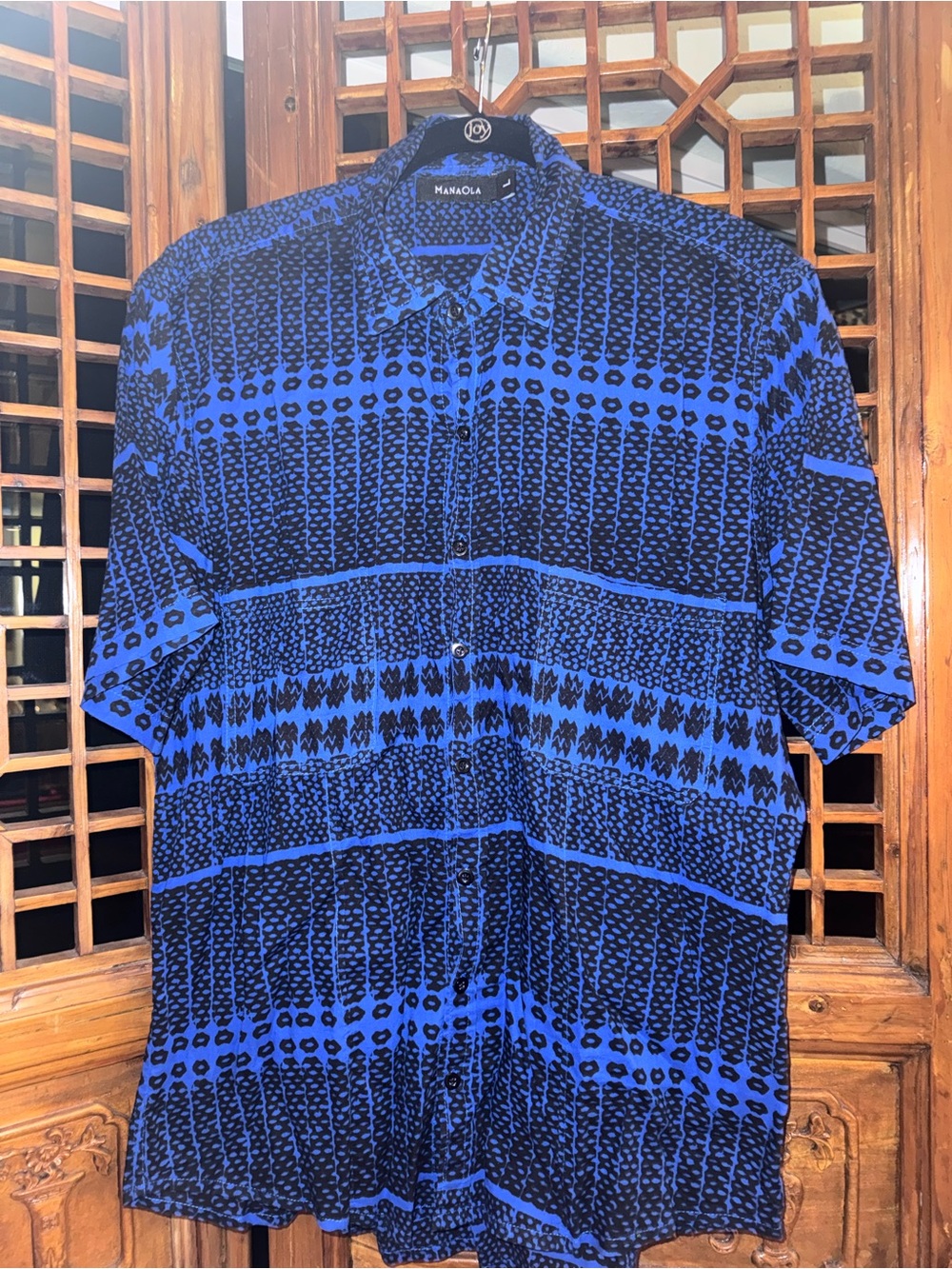 Manaola Hawaii Men’s Black & Blue Short-Sleeve Button-Down Shirt